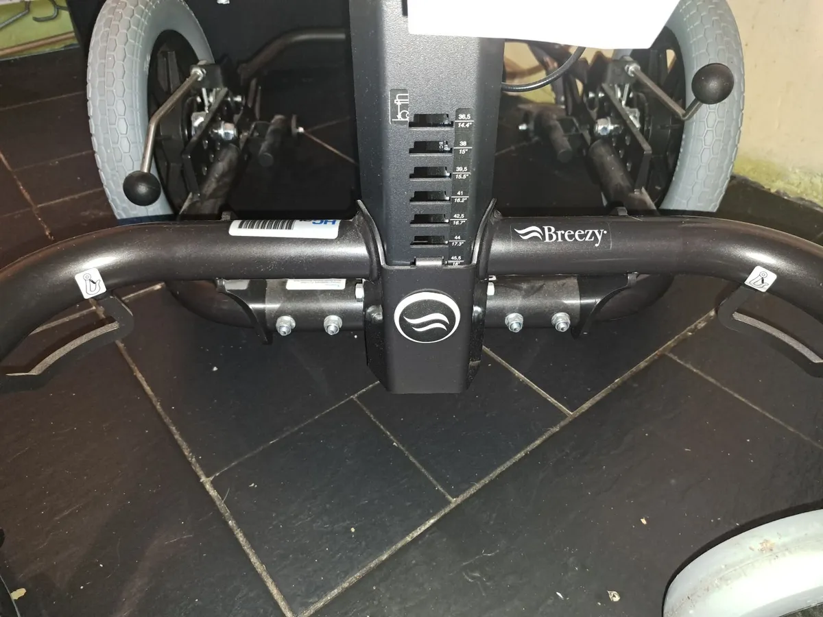 Wheelchair - Image 4