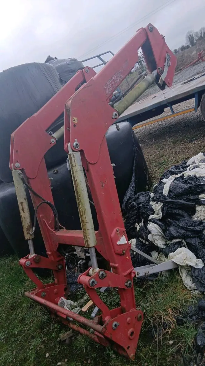 Zetor loader - Image 1
