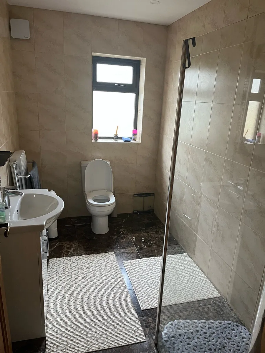 Room for rent - Image 4