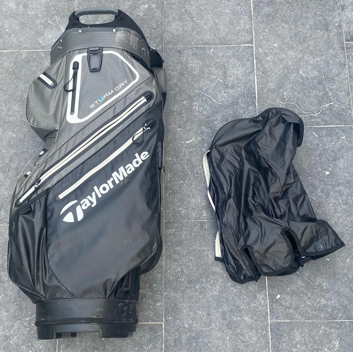 TAYLORMADE STORMDRY CART BAG - Image 1