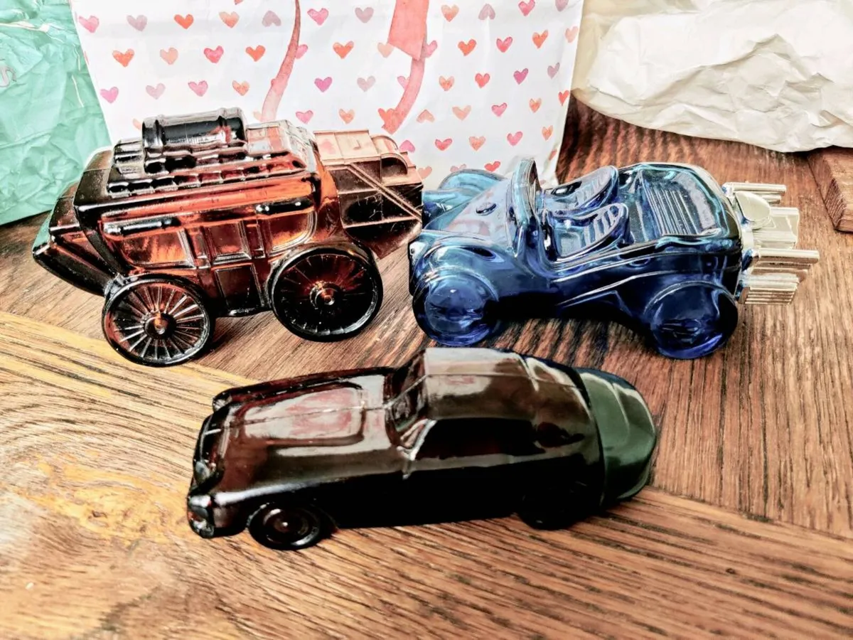 1960,S AVON AFTERSHAVE, Set Of Real Glass Bottles - Image 2