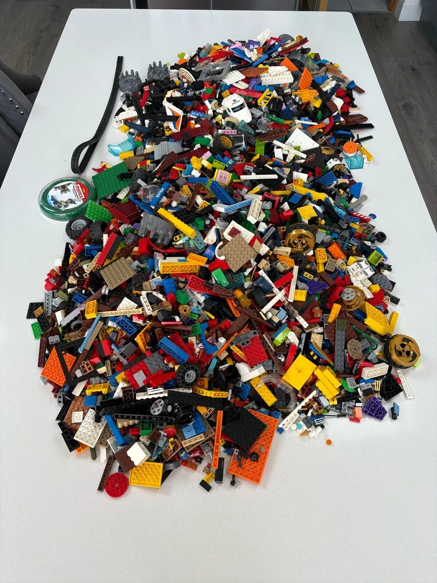 Large mixed bag of Lego - Image 2