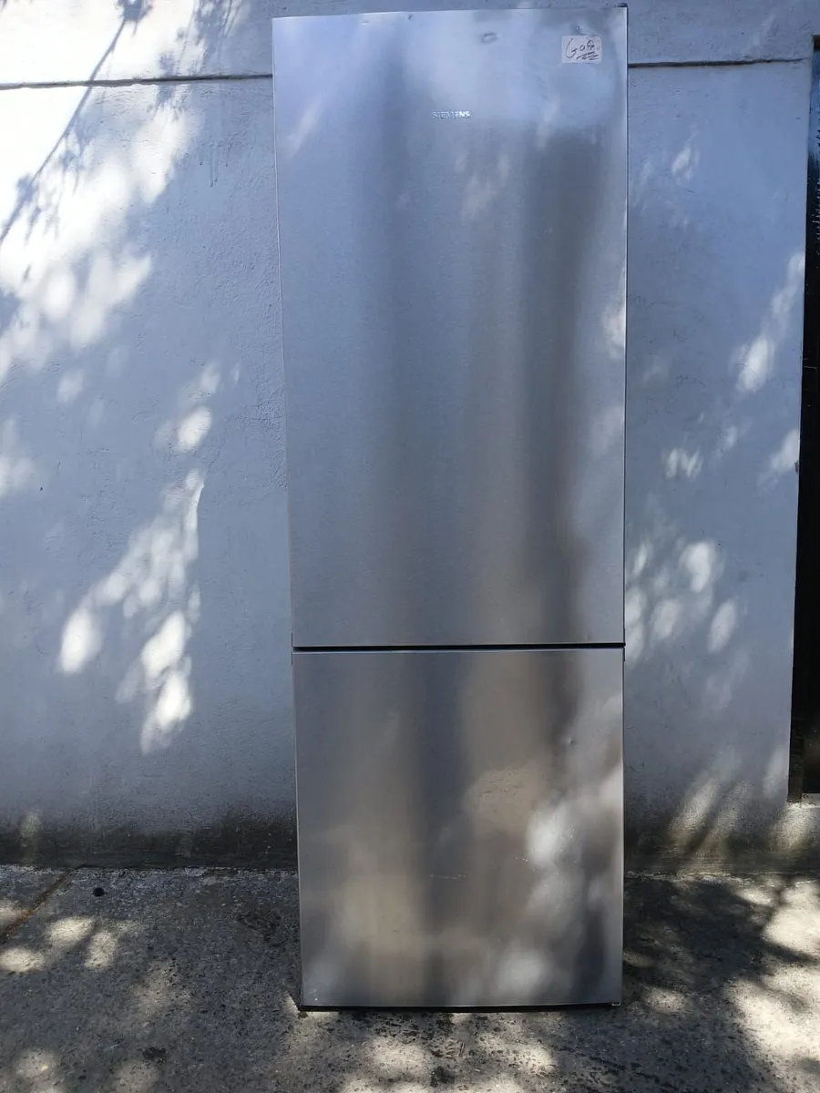 SIEMENS EX DISPLAY BRAND NEW FRIDGE AND FREEZER - Image 2