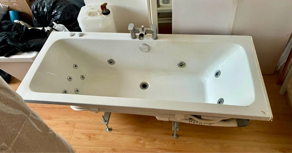 hydromassage bathtub - Image 1