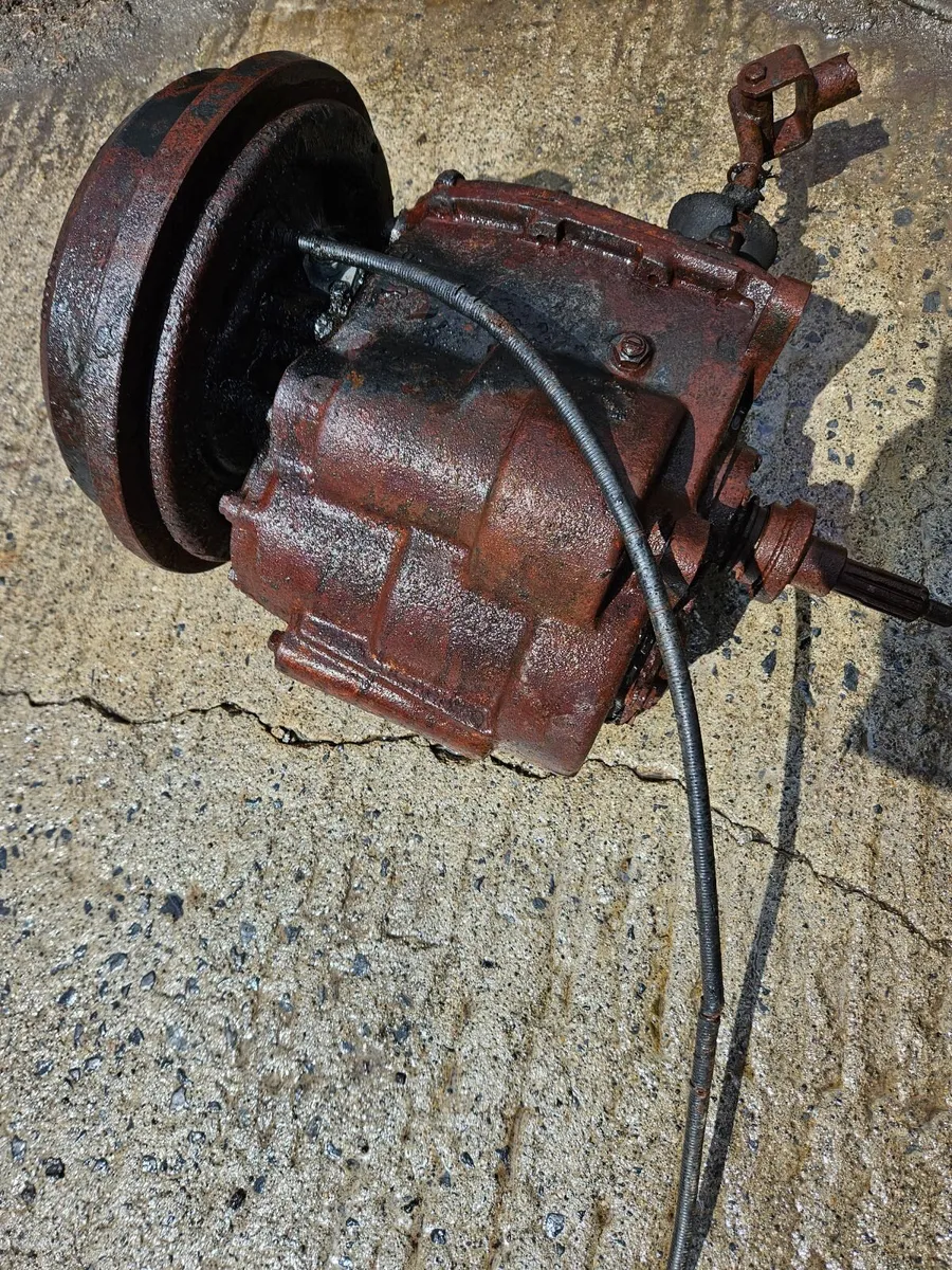Bedford gear box - Image 4