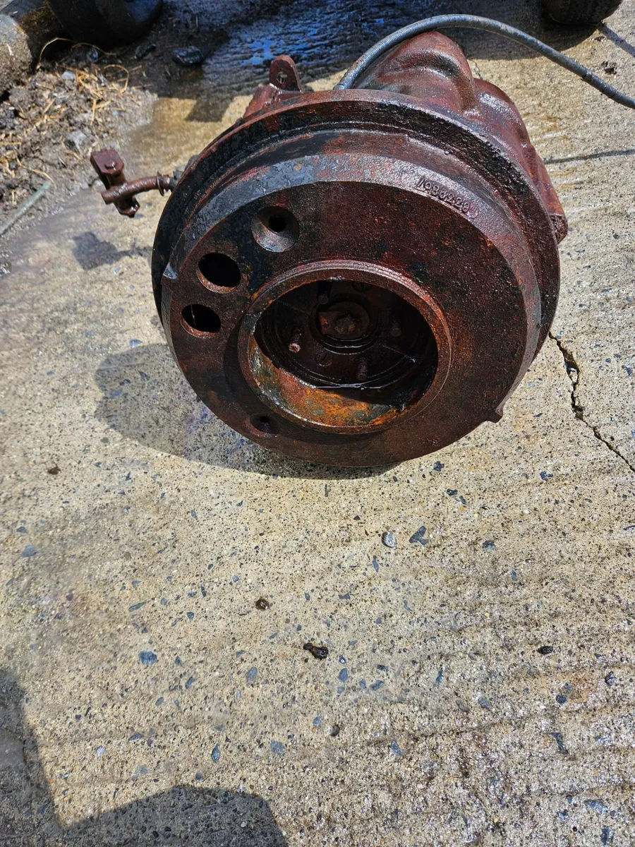 Bedford gear box - Image 3