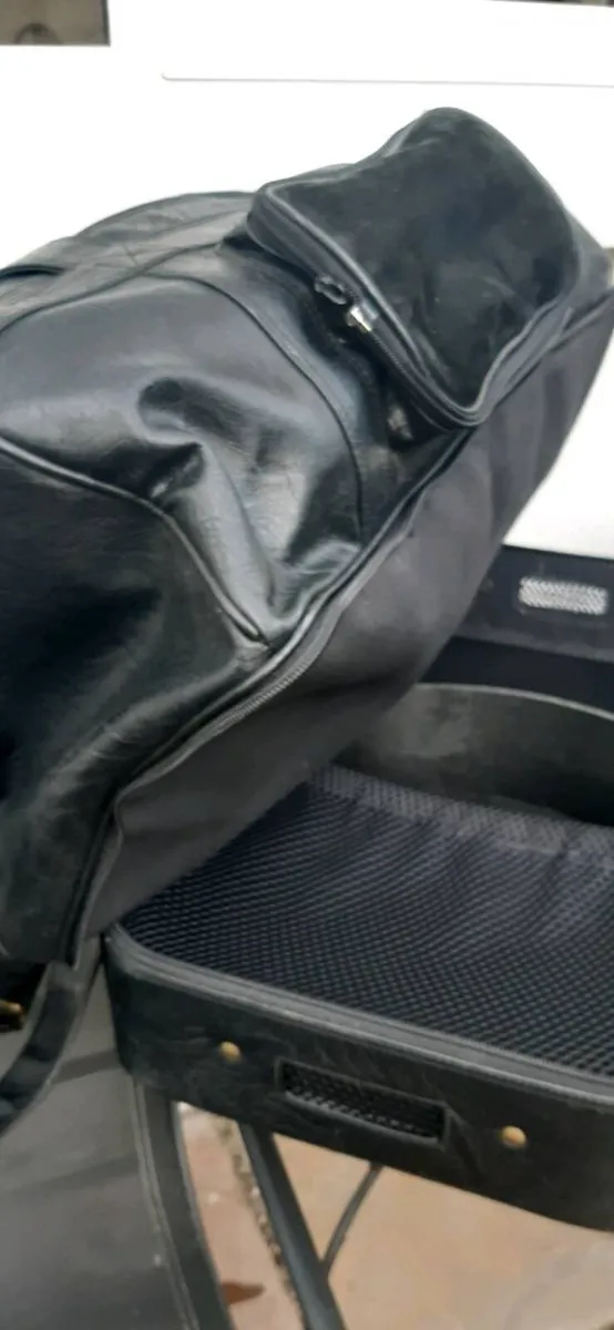 Leather travel sports bag - Image 3