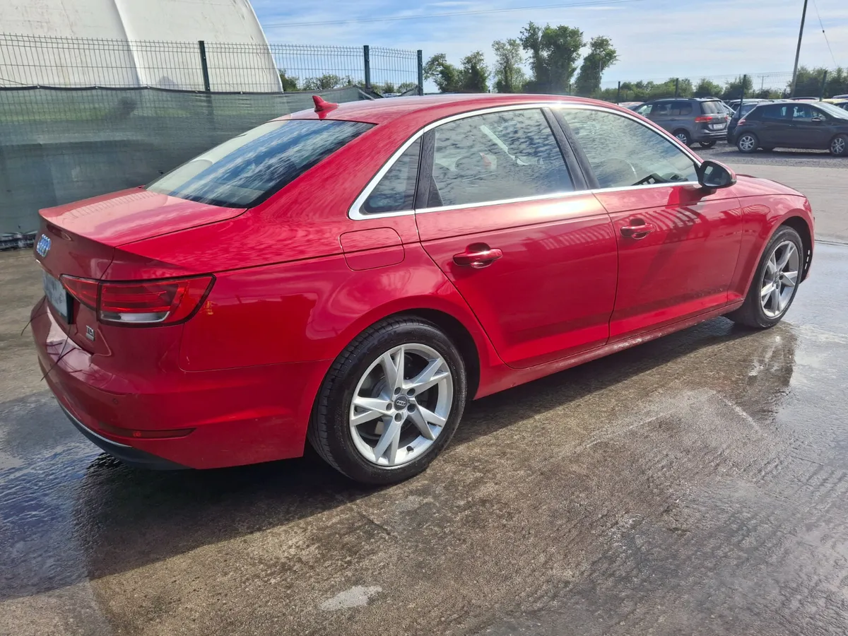 162 Audi A4  Ultra  2.0 Tdi . Drive away - Image 3
