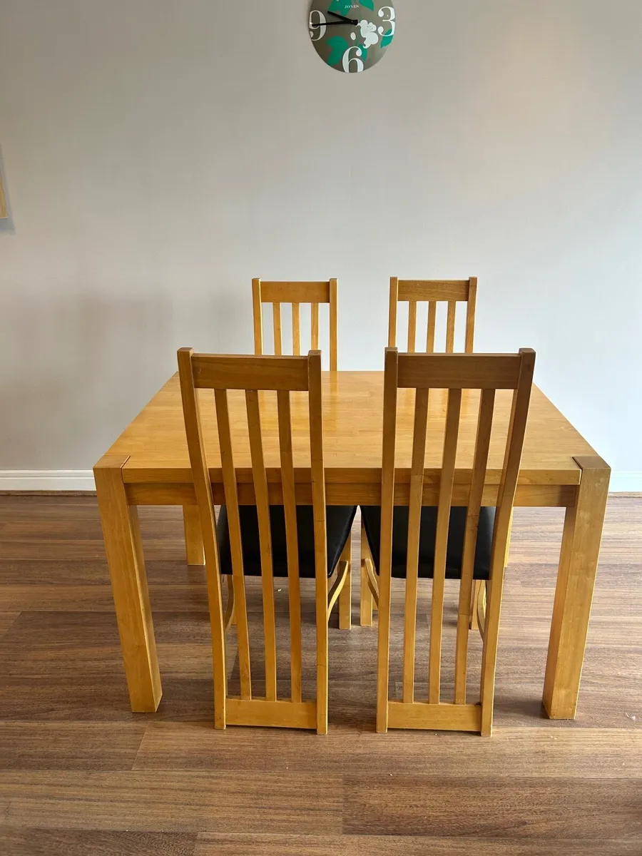 Kitchen table & chairs - Image 1