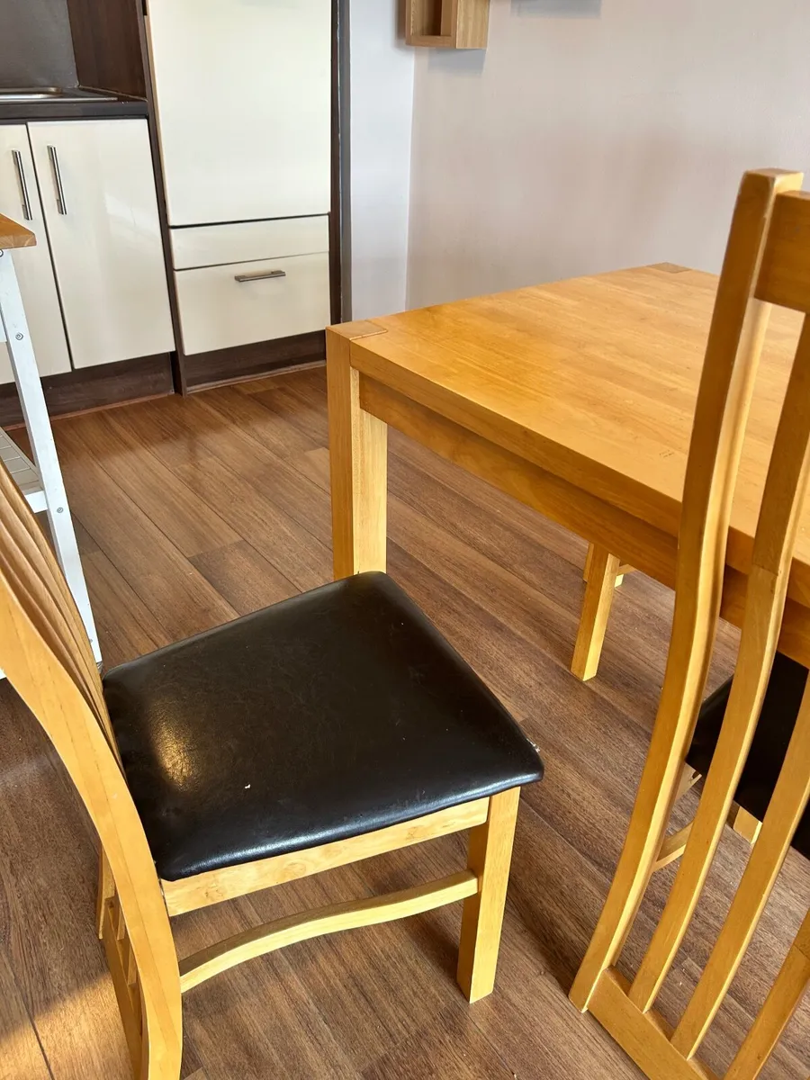 Kitchen table & chairs - Image 3