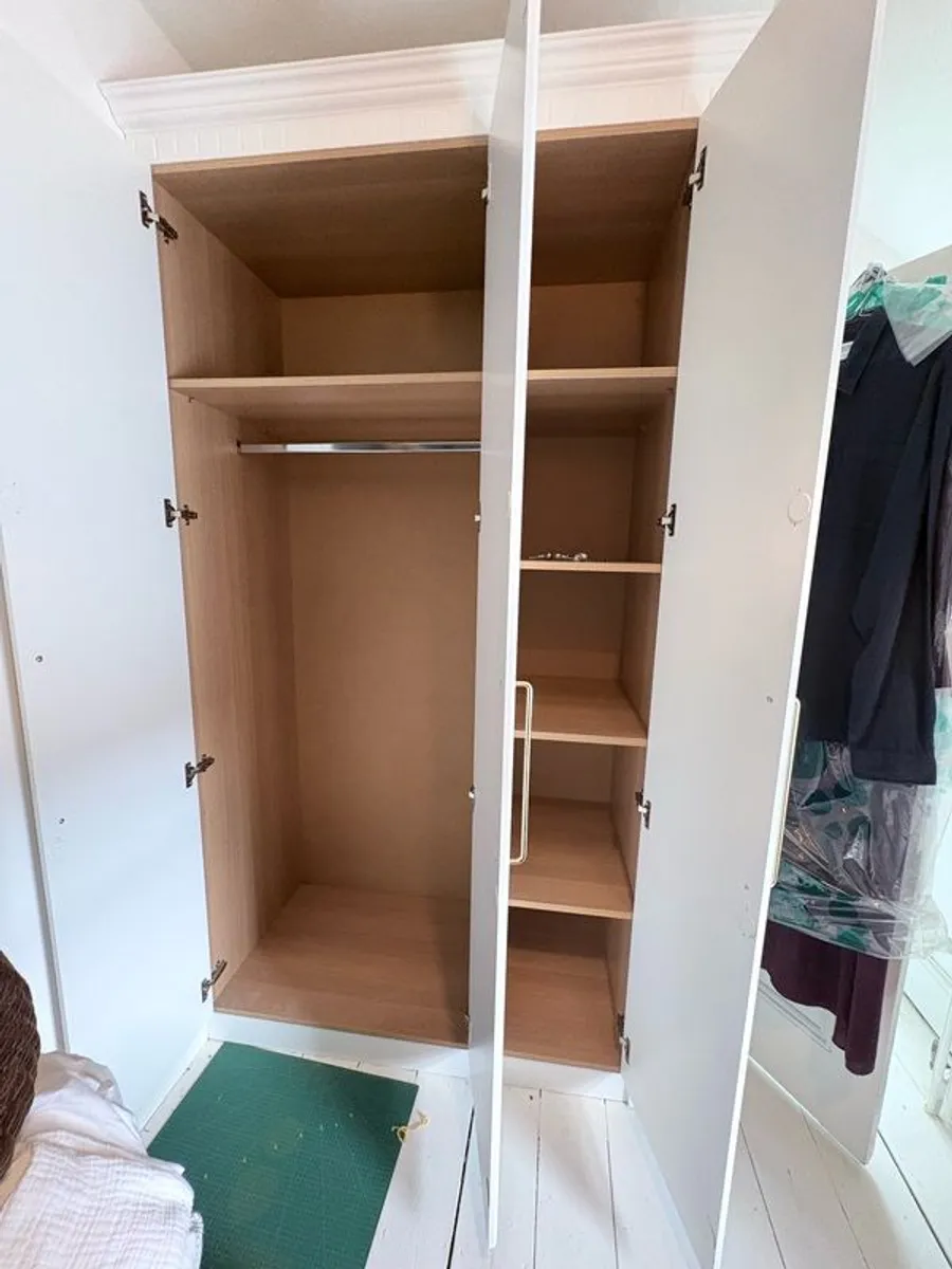 Built in Wardrobe - Image 4