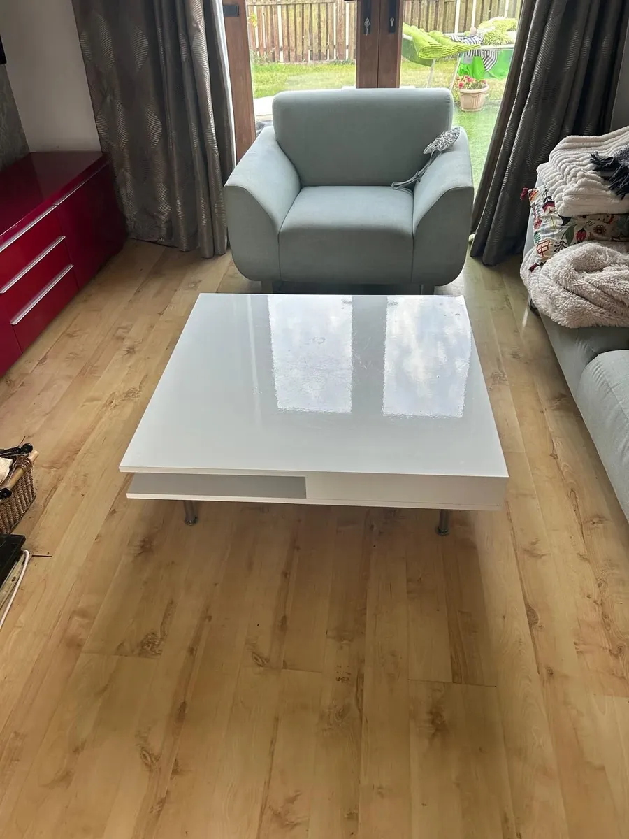 Elegant Modern White Coffee Table - Image 3