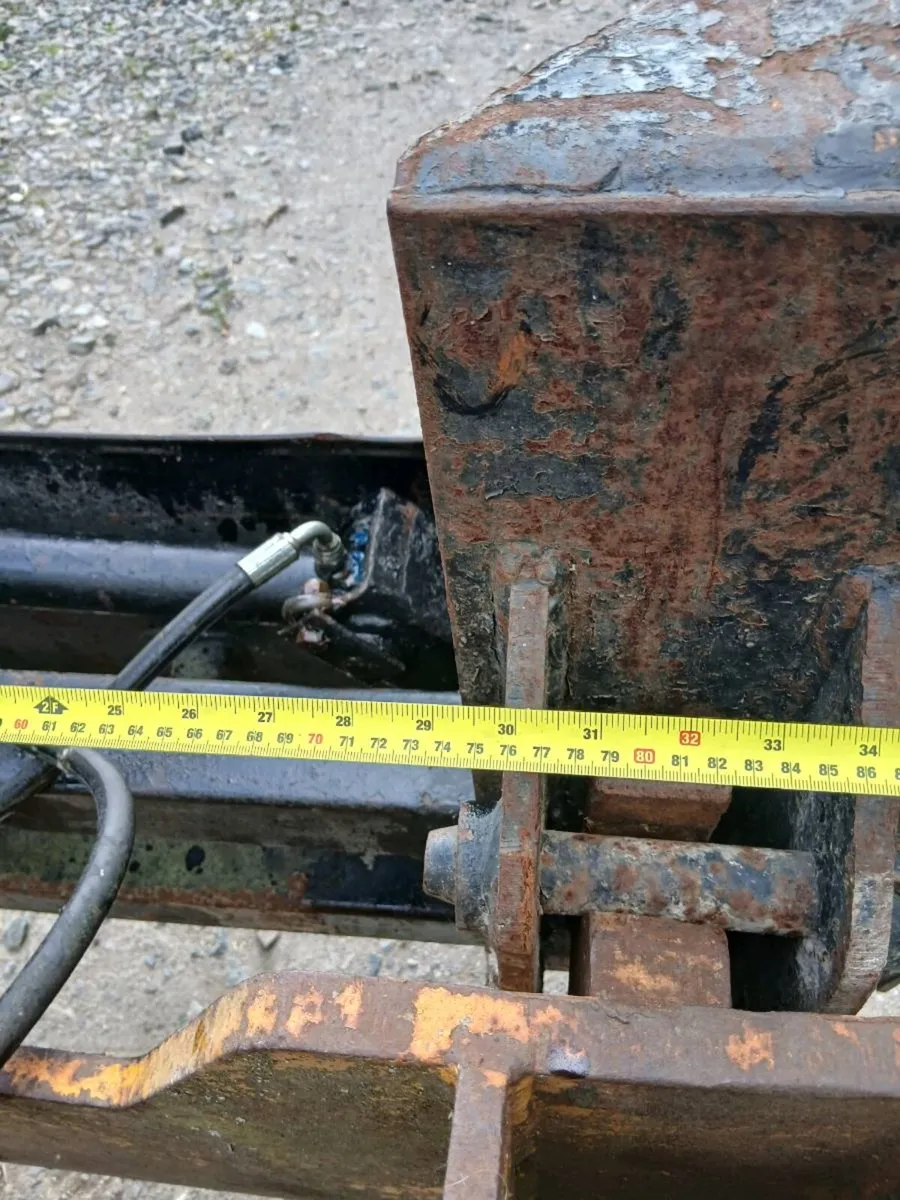 Hydraulic bale handler - Image 4