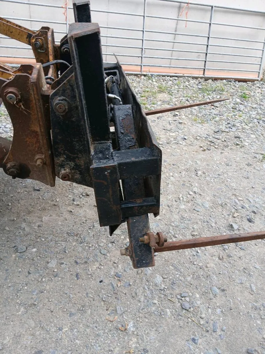 Hydraulic bale handler - Image 3