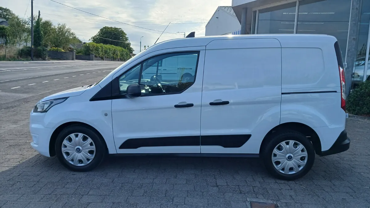 231 CONNECT TREND WITH A/C CRUISE GRADE 1 - Image 2