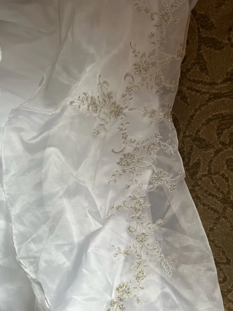Wedding dress - Image 4
