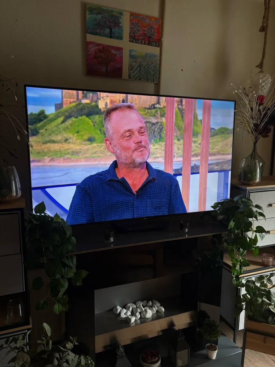 55inch Samsung smart tv - Image 2