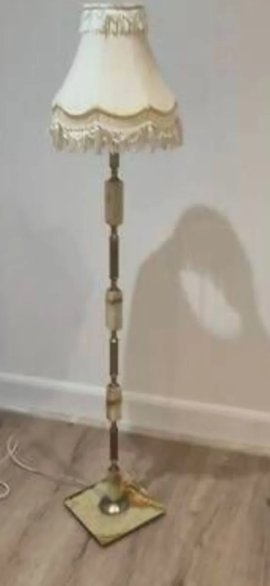 Marble and brass floor lamp - Image 3