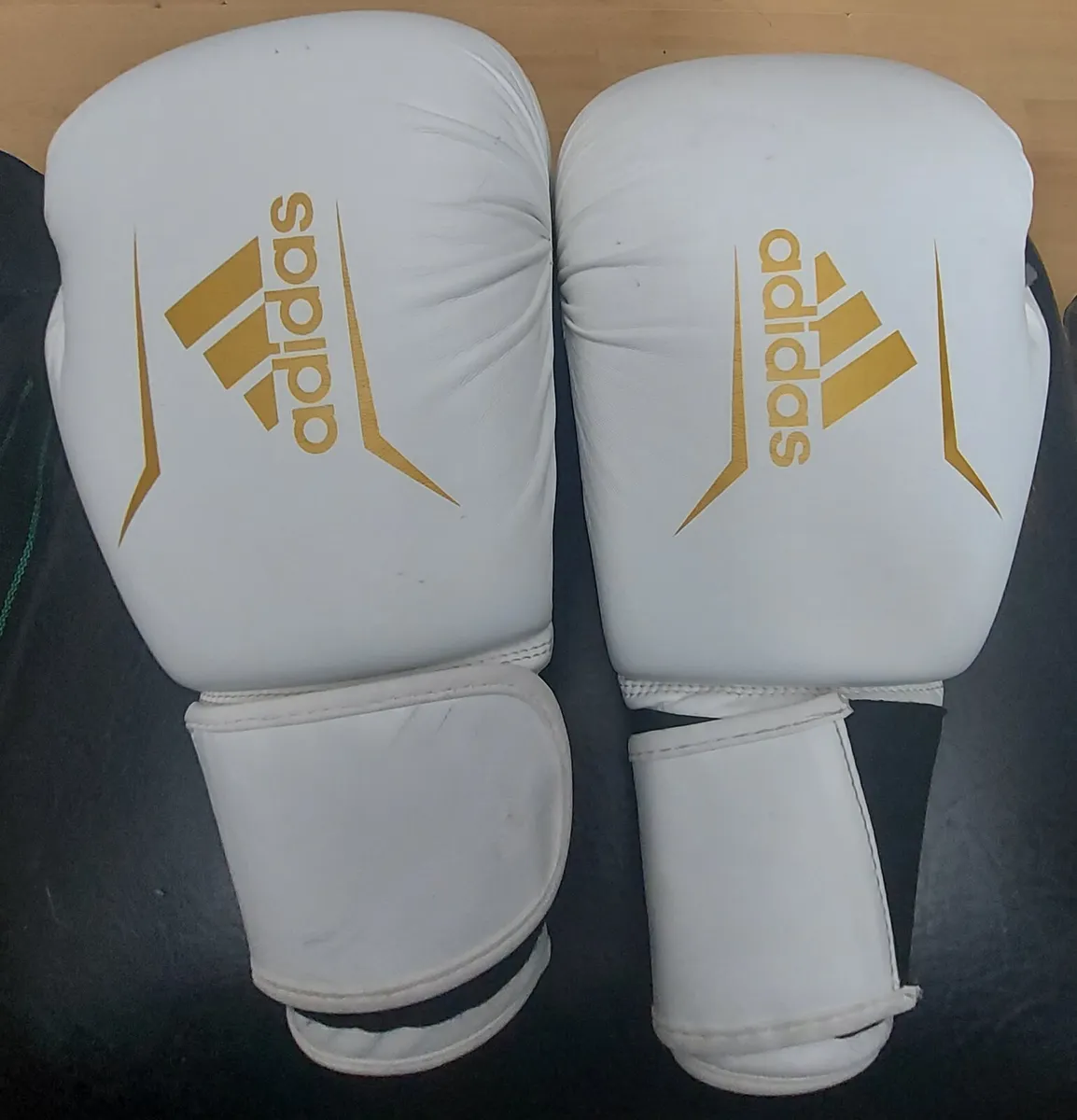 Boxing gloves/ head guards - Image 2