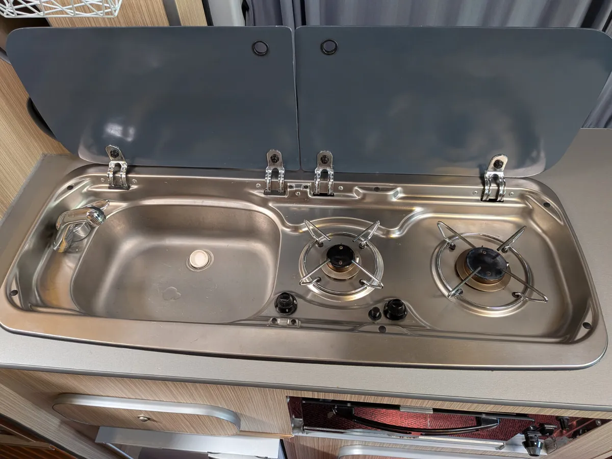 2016 Fiat Ducato Camper | Shower | Solar - Image 4