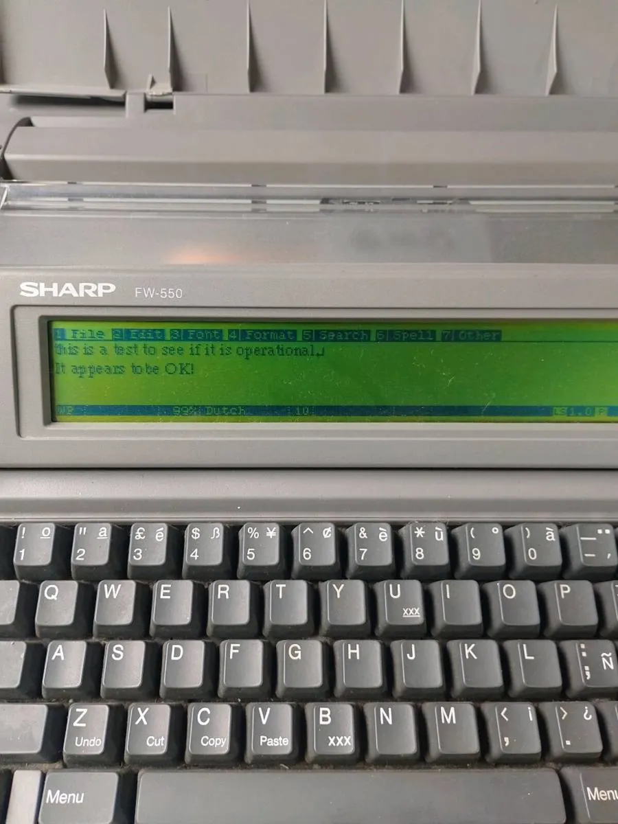 Sharp FW-500 font writer word processor - Image 2