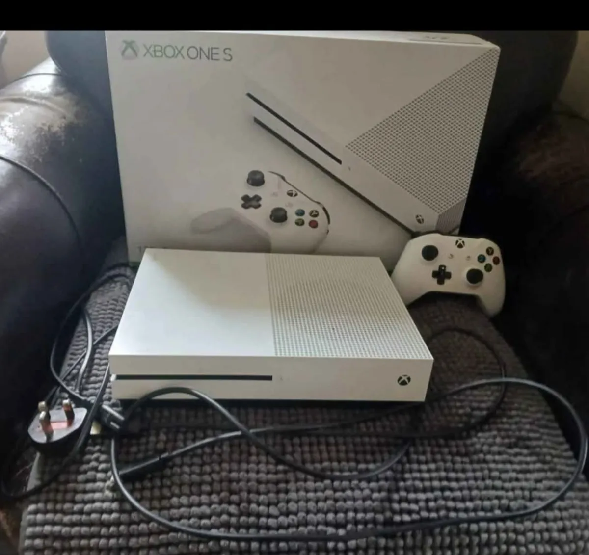 X-Box ONE S  1TB