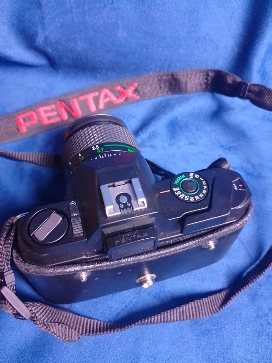 Vintage Pentax P30 35mm Film SLR Camera - Image 2