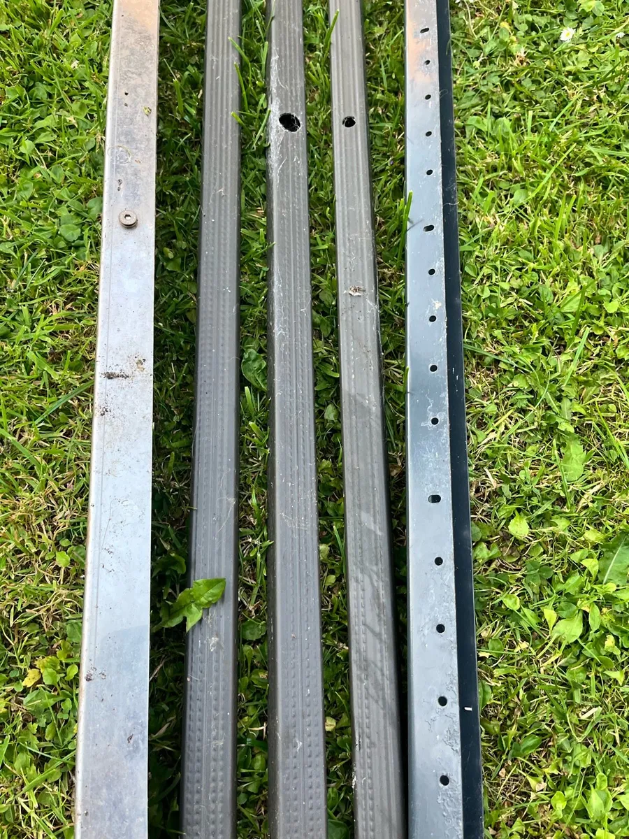 Bundle of aluminium profiles - Image 1