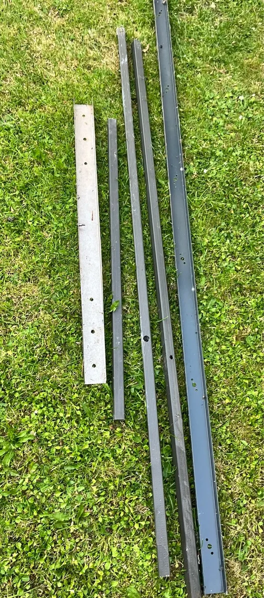 Bundle of aluminium profiles - Image 3
