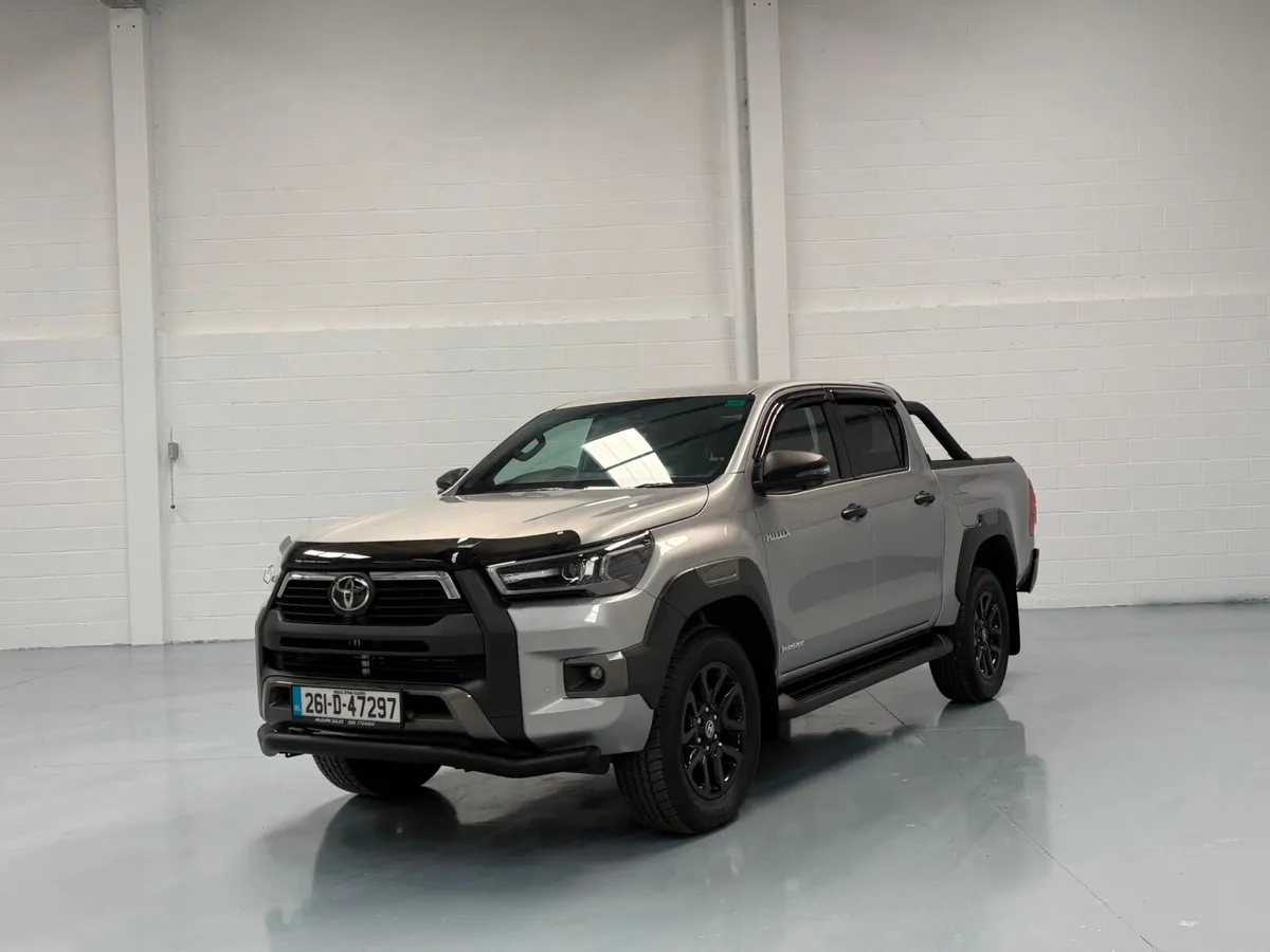 New Toyota Hilux InvincibleX 2.8 Auto - Image 1