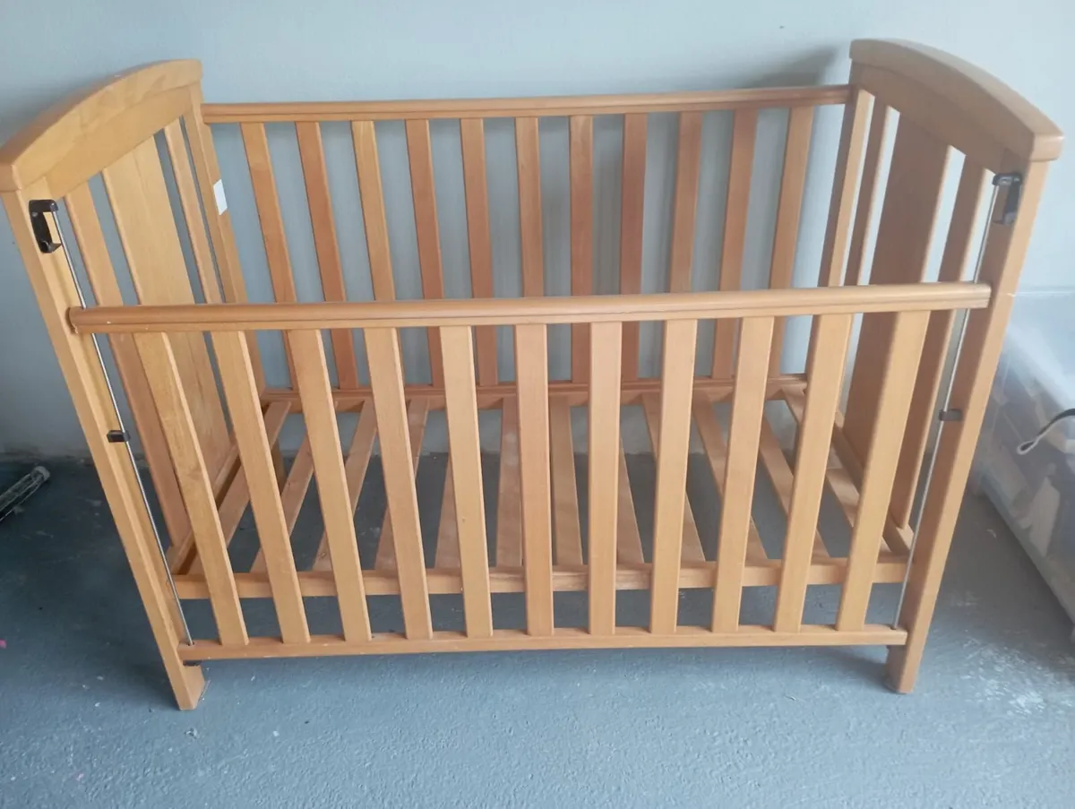 Cot - Image 1