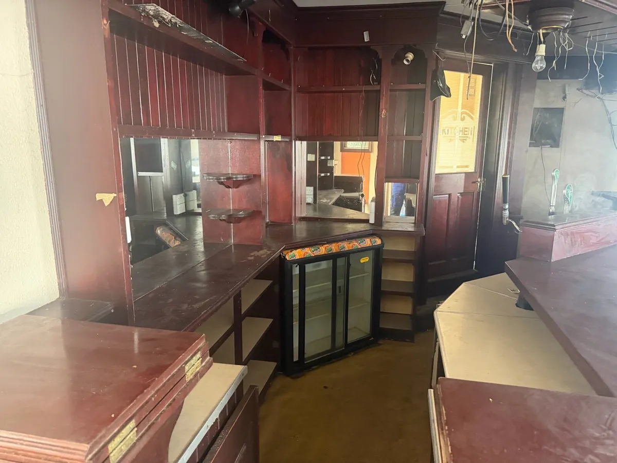 Bar and ice machine - Image 2