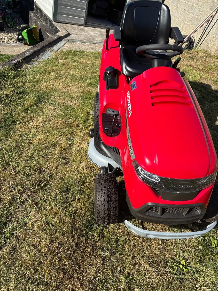 Ride-On Lawnmower - Image 4