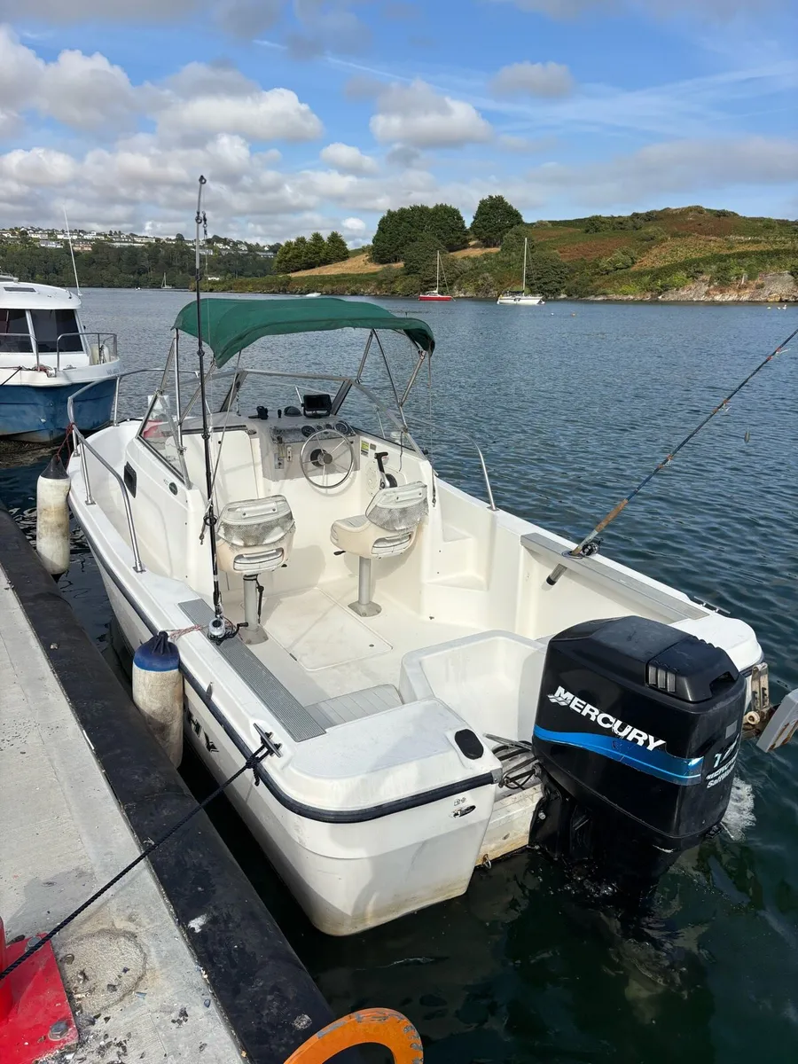 Trophy 1802 boat - Image 1