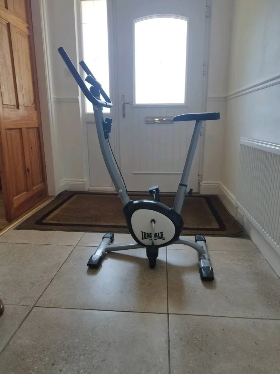 Exercise bike - Image 1