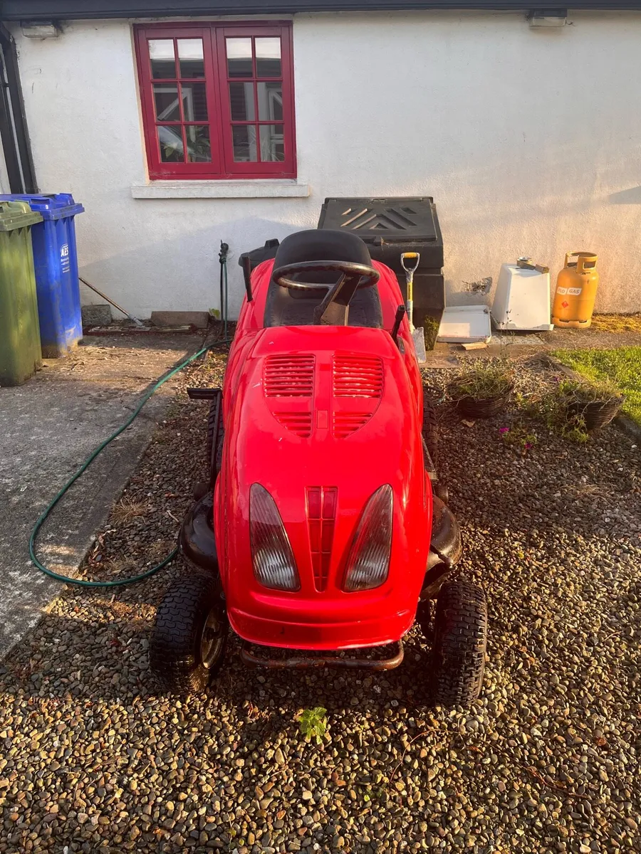 Ride-on lawnmower - Image 2