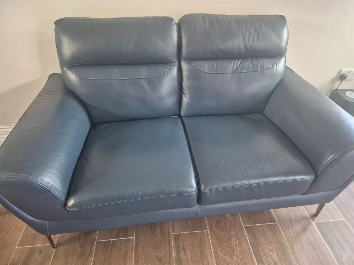 Couch - Image 2