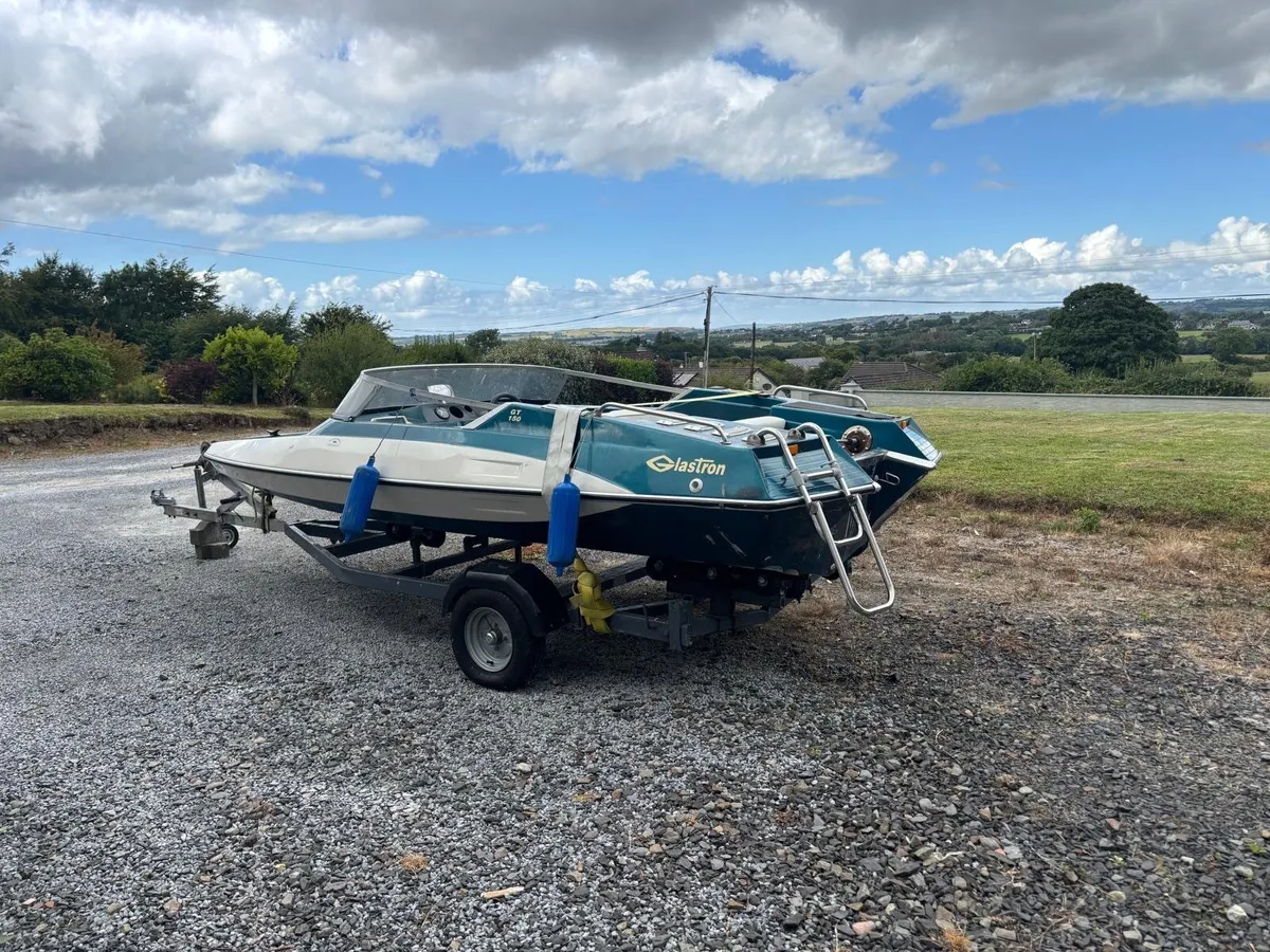 Classic Glastron GT 150 + Trailer (without Engine) - Image 4
