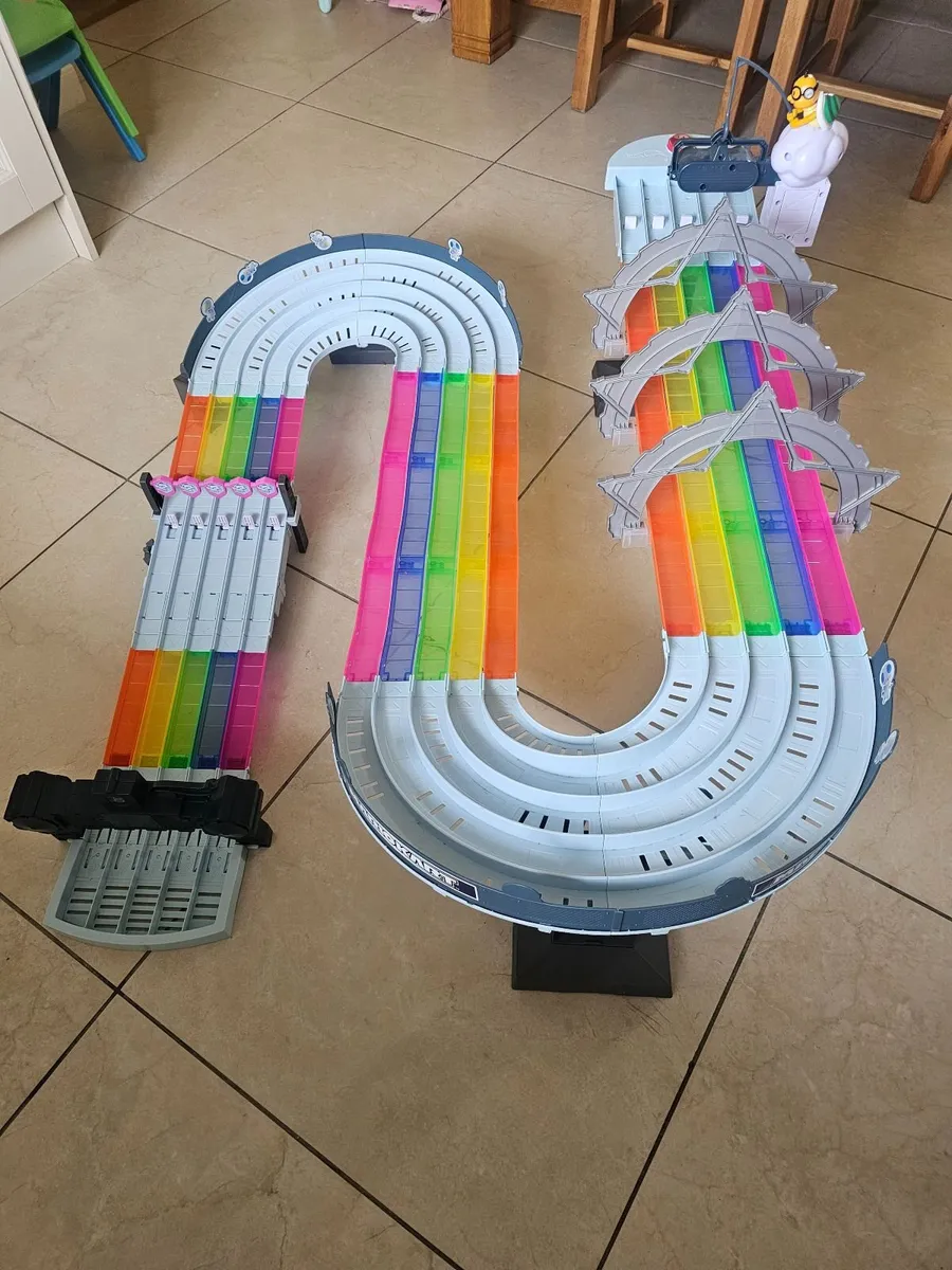 Hotwheels mario kart rainbow track - Image 1