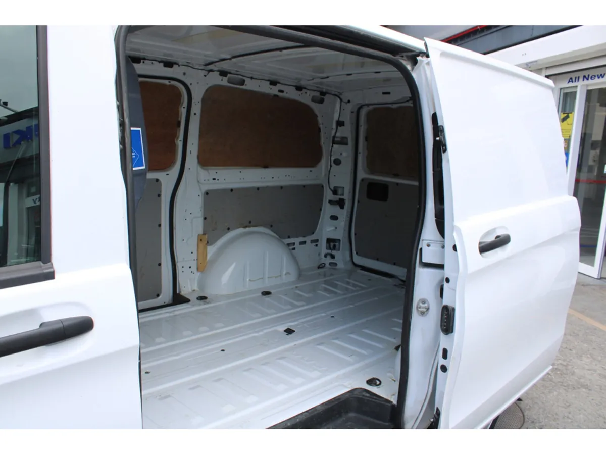 Mercedes-Benz Vito 110 KA/L FWD CLASSIC - Image 2