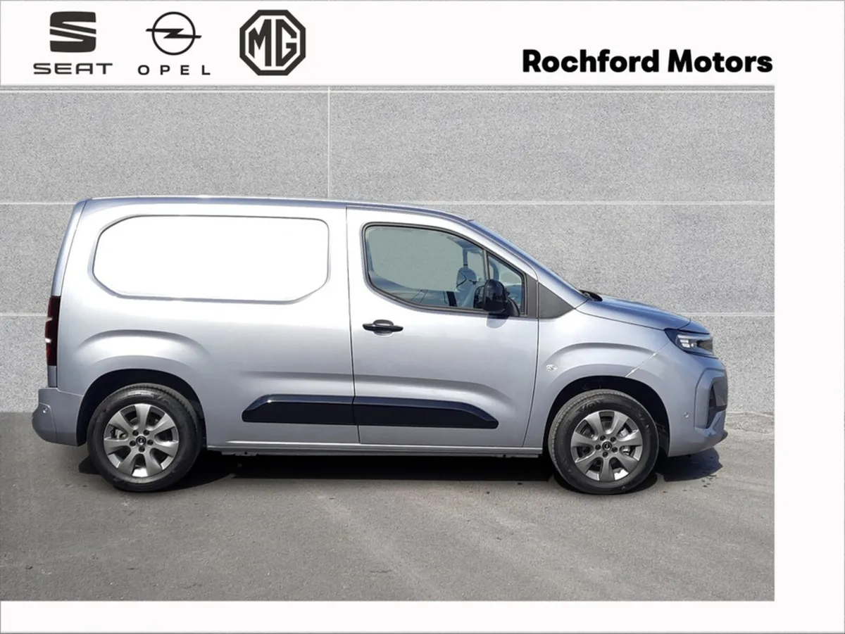Opel Combo *ALLOYS* L1H1 Sportive 1.5 100HP - Image 3