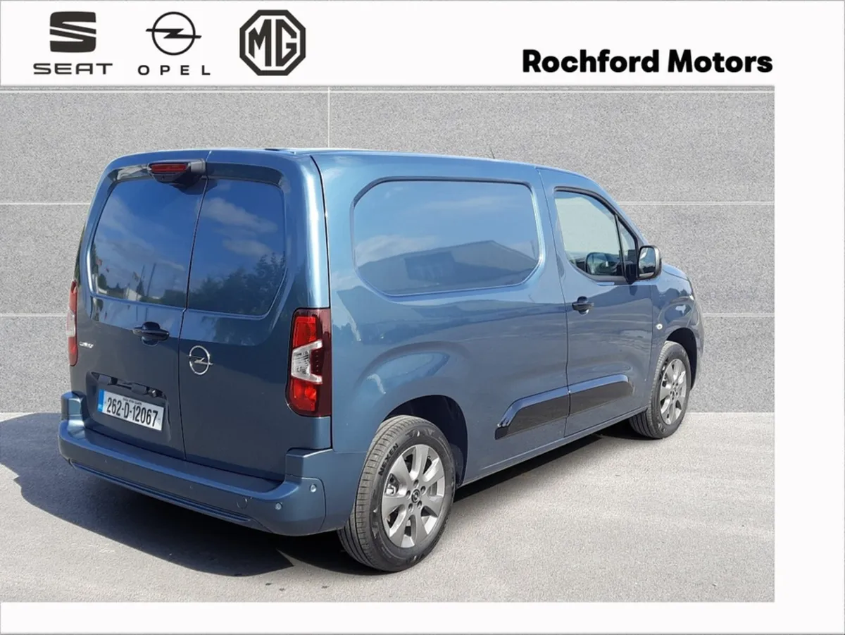 Opel Combo *ALLOYS* L1H1 Sportive 1.5 130HP AUTO - Image 4