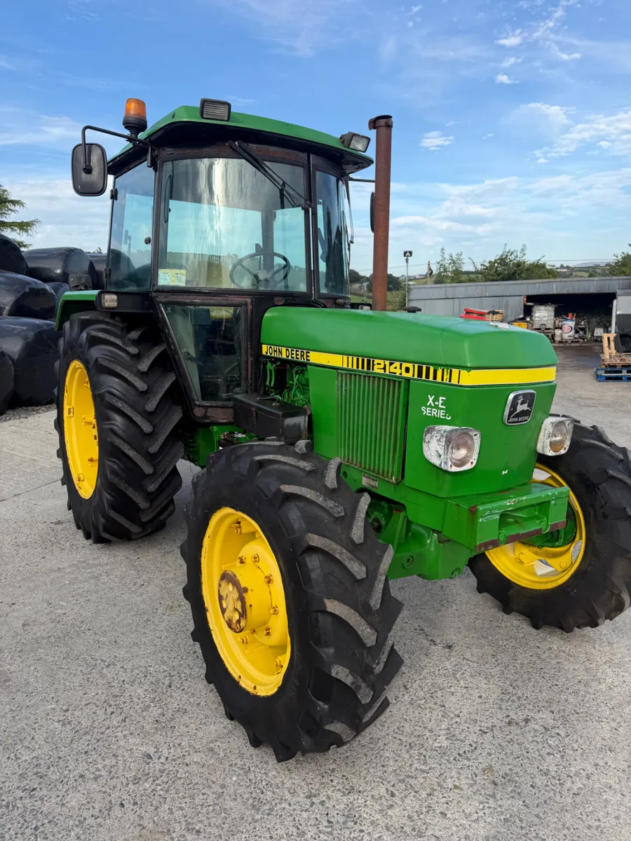 John Deere 2140 - Image 1