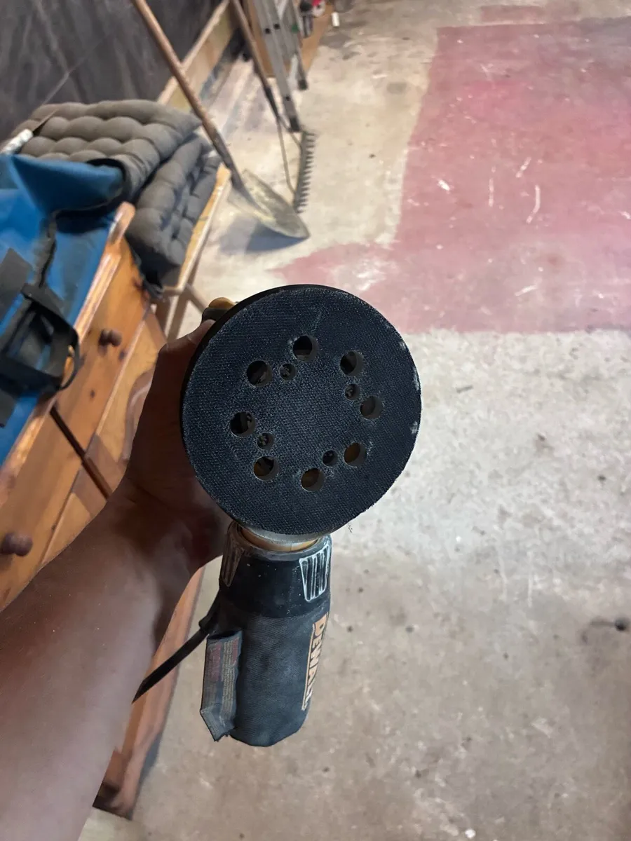 DeWalt Orbit Sander - Image 2