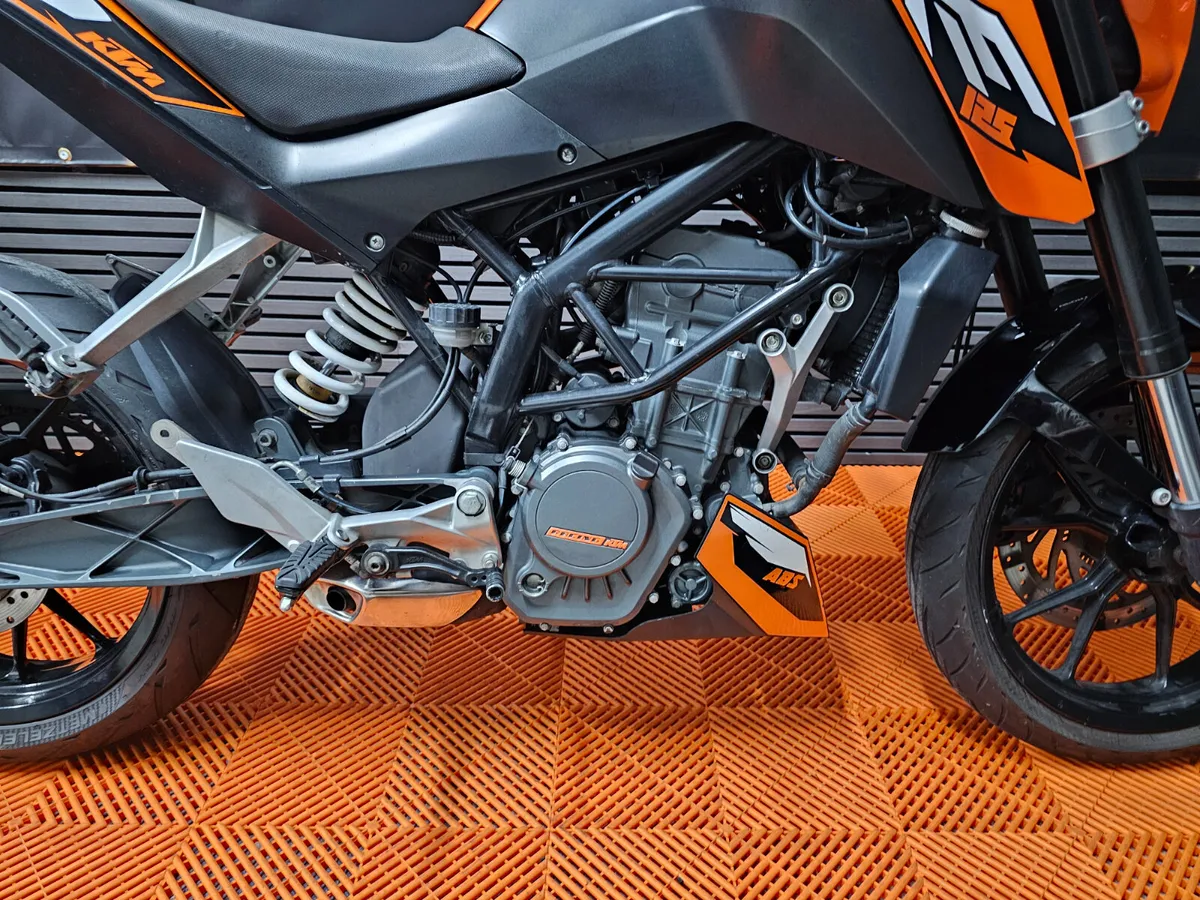 Ktm Duke 125 - Image 4