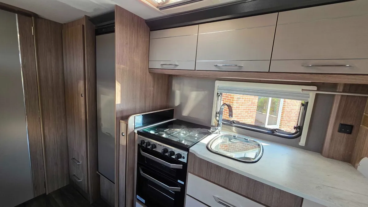 Coachman Acadia 630-Xtra, Aircon, AWD Mover, Solar - Image 3