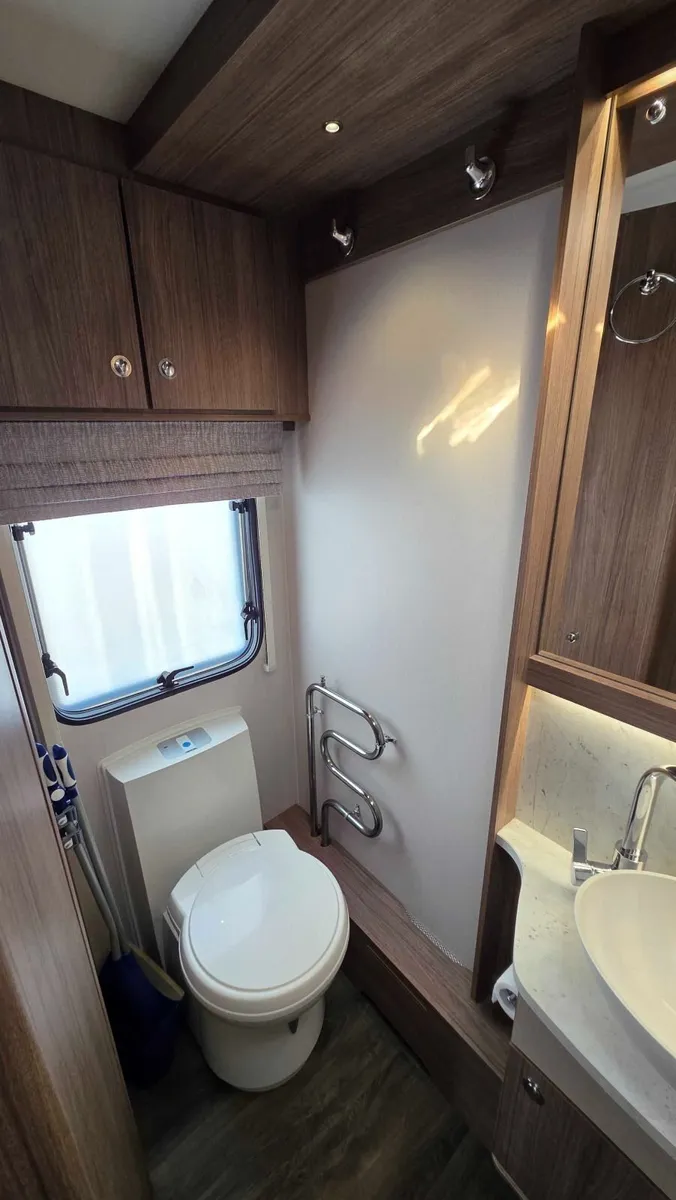 Coachman Acadia 630-Xtra, Aircon, AWD Mover, Solar - Image 4