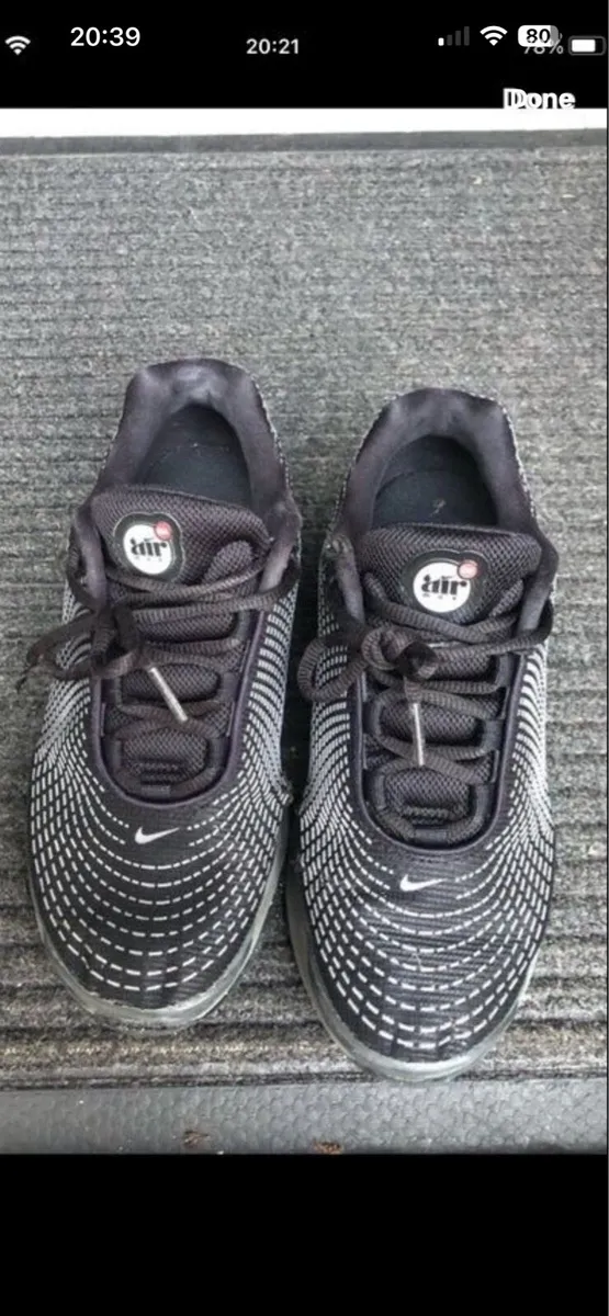 Boys Nike trainees size 4.5 €25 - Image 1