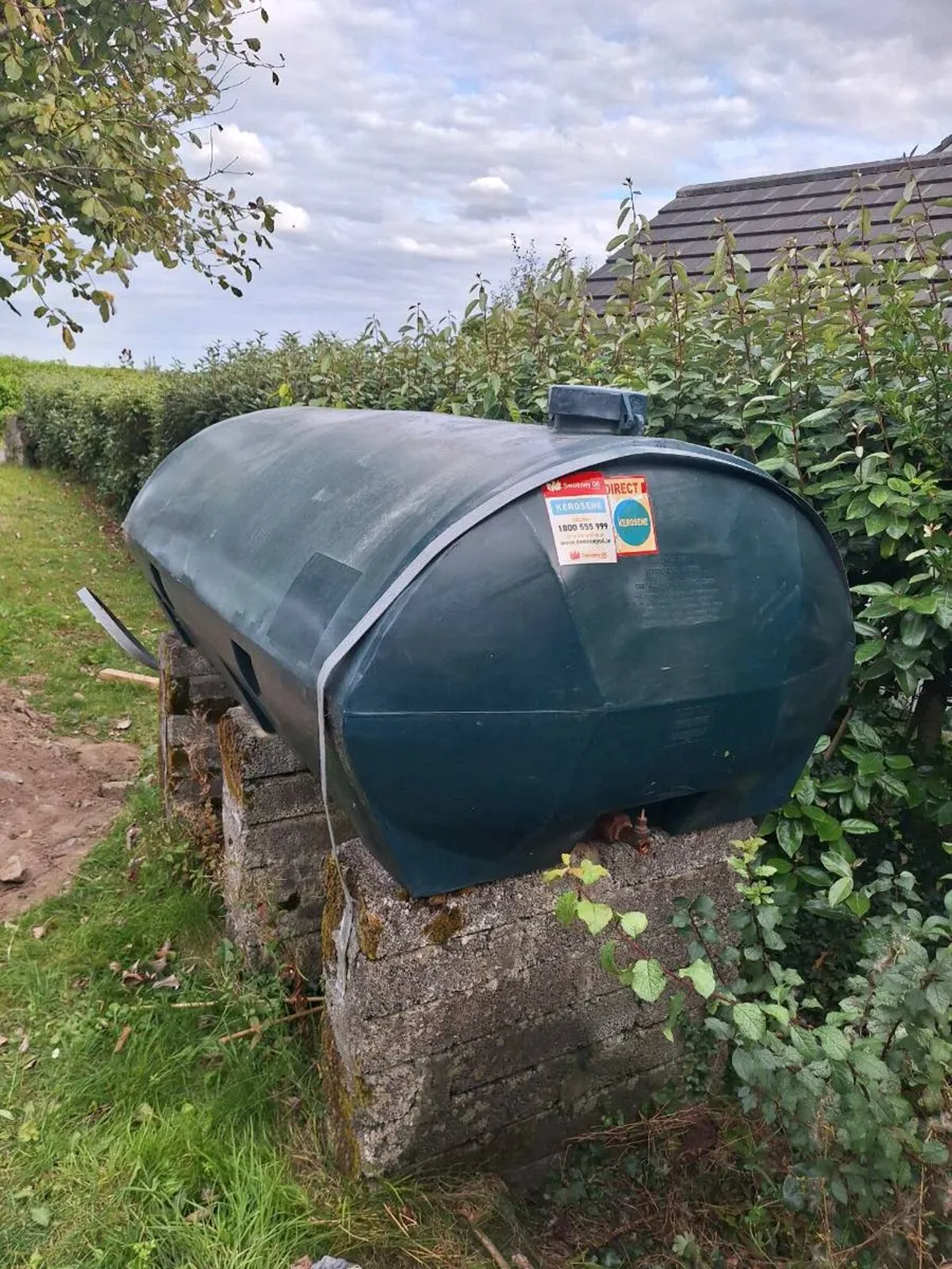 Oil tank