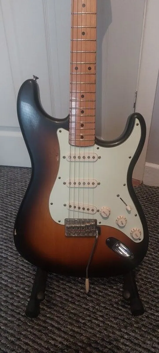 Fender Stratocaster 2006 - Image 1